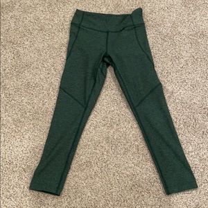 Outdoor Voices 3/4 warmup leggings in size Small